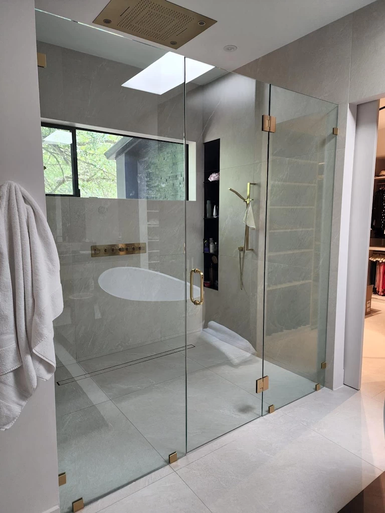 Modern frameless shower doors in Dunwoody Georgia by Patty Countertops